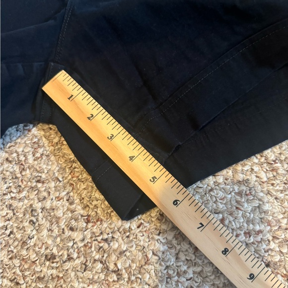 Gloria Vanderbilt Slimming Shorts - Picture 3 of 5